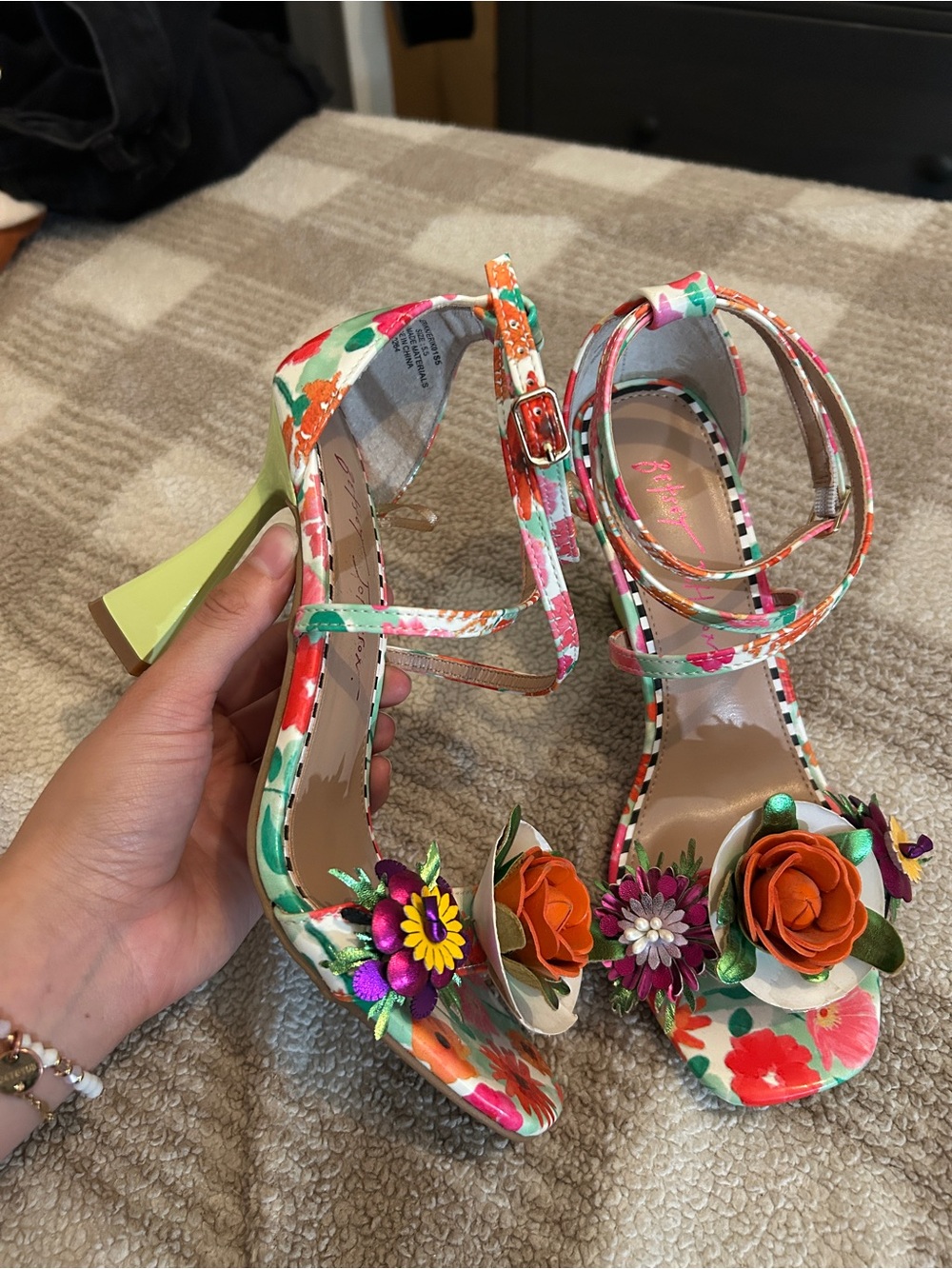 Betsey Johnson Malorie Sandals Size 5.5